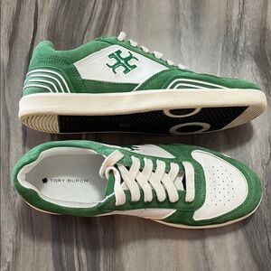 Tory Burch Clover Court size 8